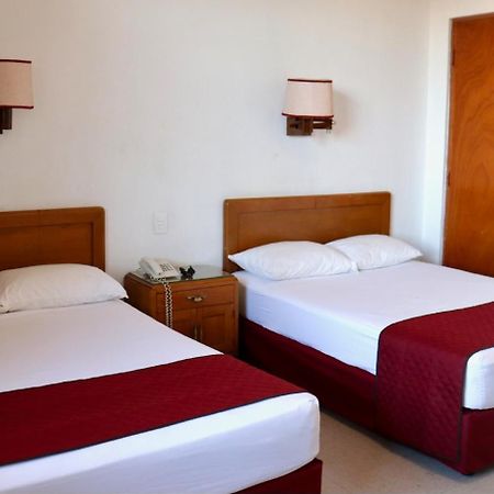 Hotel Calvete Torreón Екстериор снимка