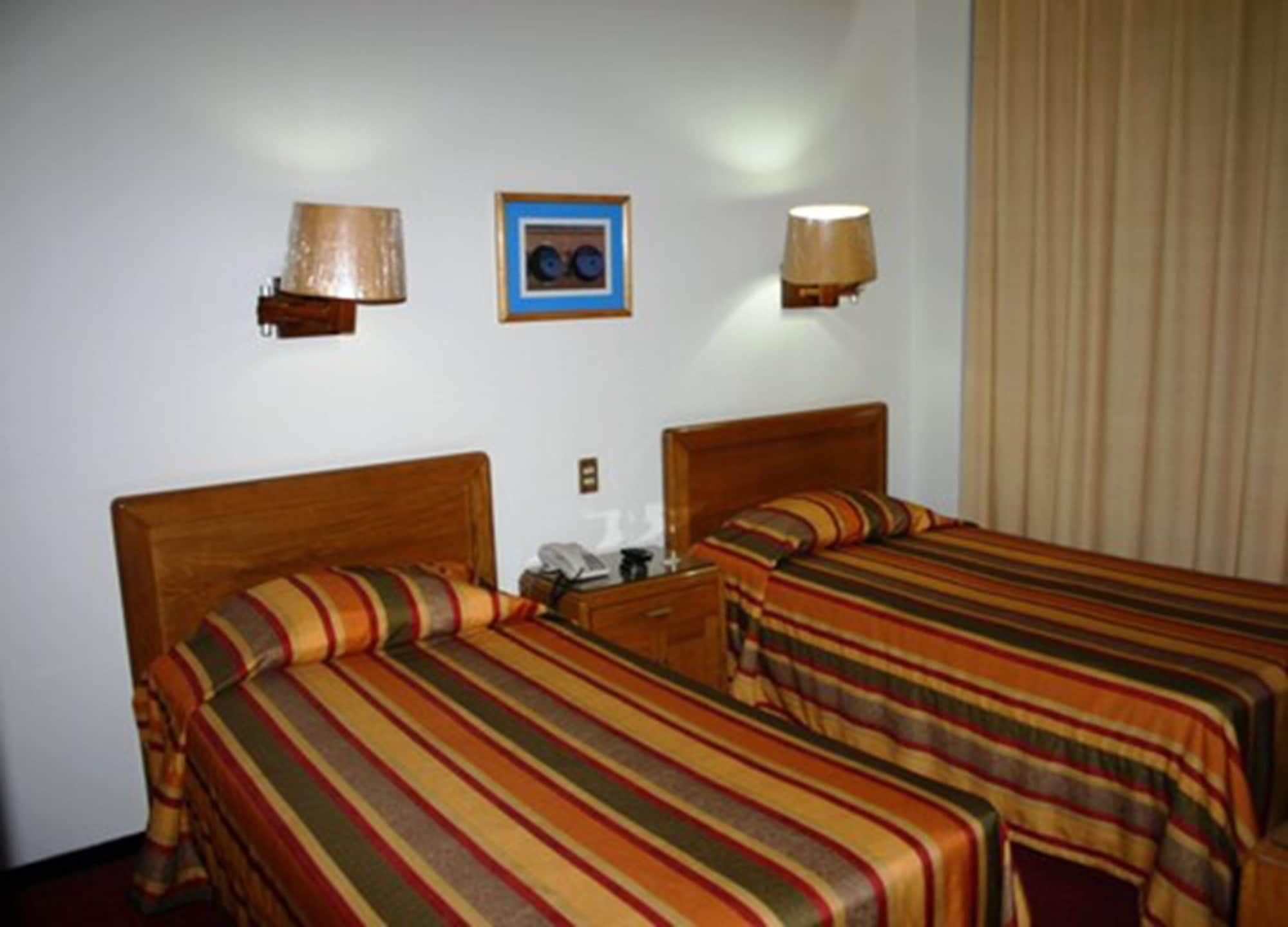 Hotel Calvete Torreón Екстериор снимка