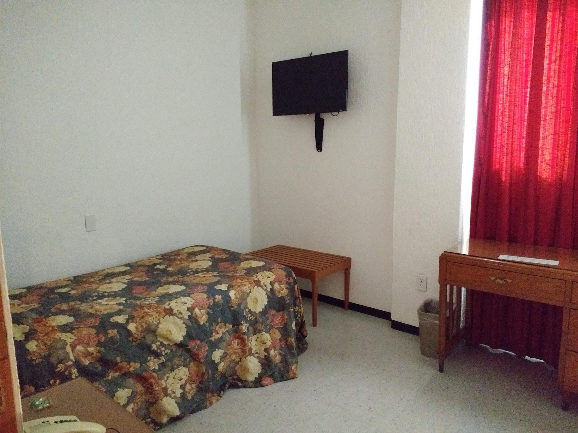 Hotel Calvete Torreón Екстериор снимка