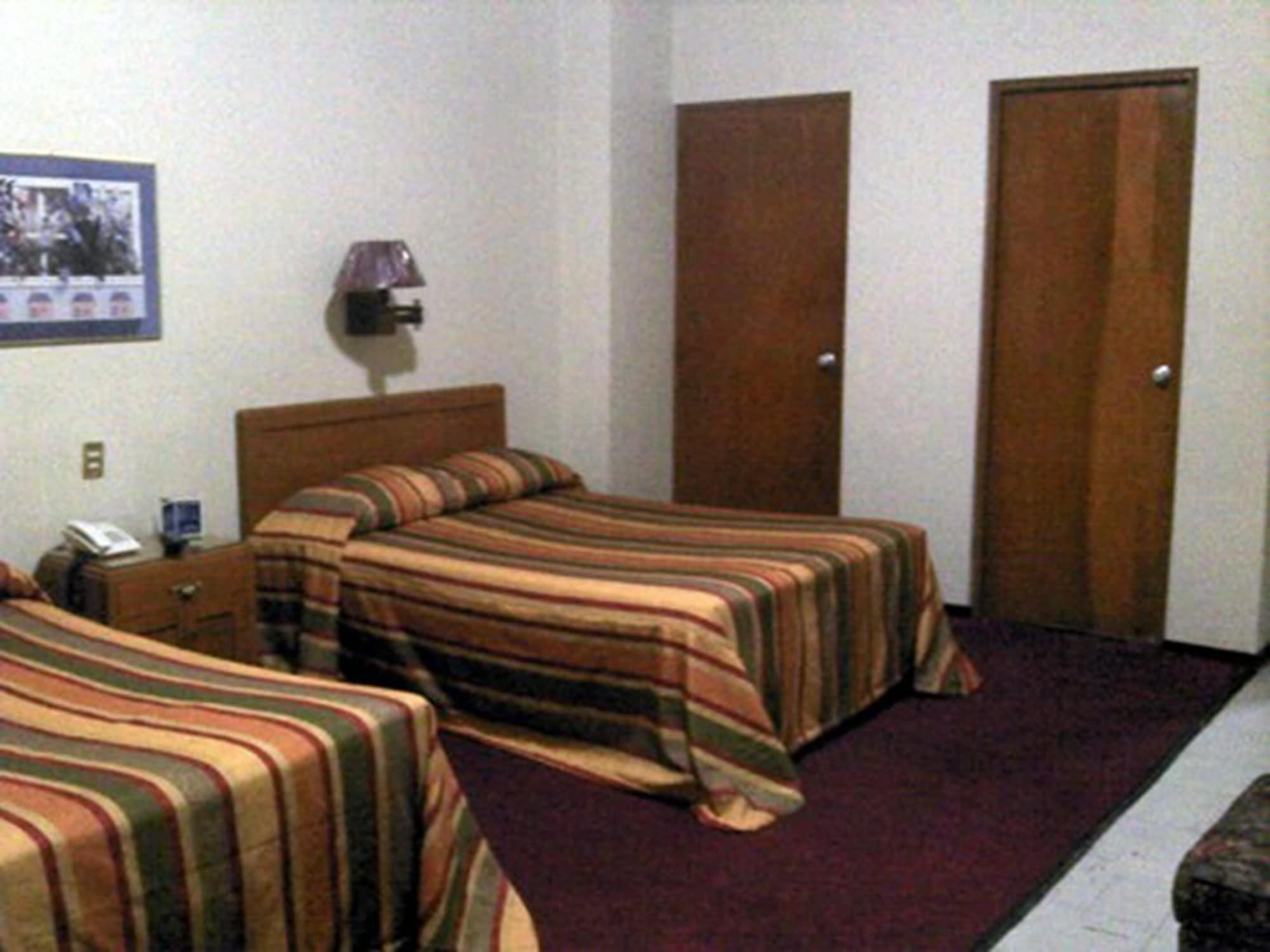 Hotel Calvete Torreón Екстериор снимка